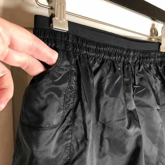 NWT Nike Women's Icon Clash Tempo Luxe Running Shorts DD7739-010 ~ Size XS - Picture 2 of 7